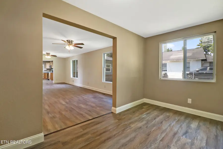 436 Maple St, Harriman, TN 37748 - #3
