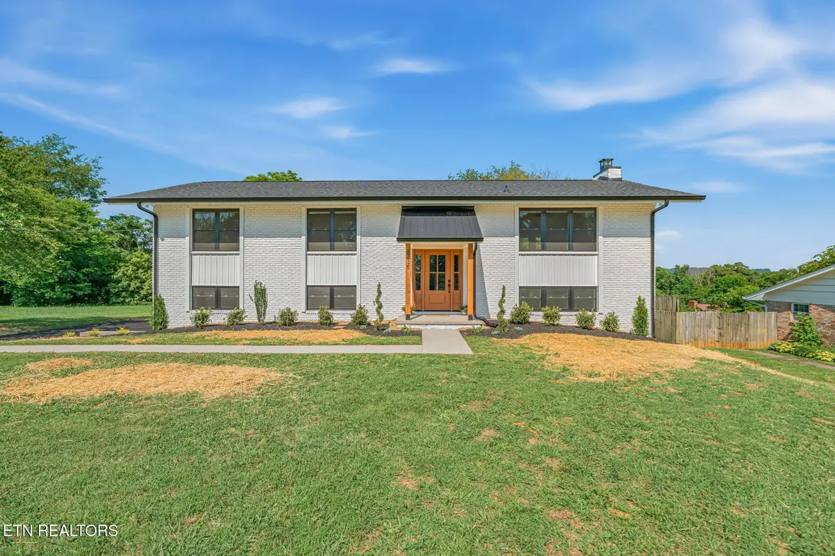 8236 Spruceland Rd, Powell, TN 37849 - #1