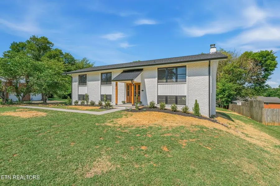8236 Spruceland Rd, Powell, TN 37849 - #3
