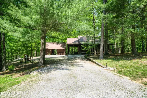 340 Spruce Creek Dr, Jamestown, TN 38556