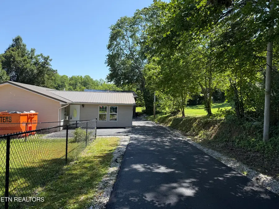 175 Hill Top St, Huntsville, TN 37756 - #3