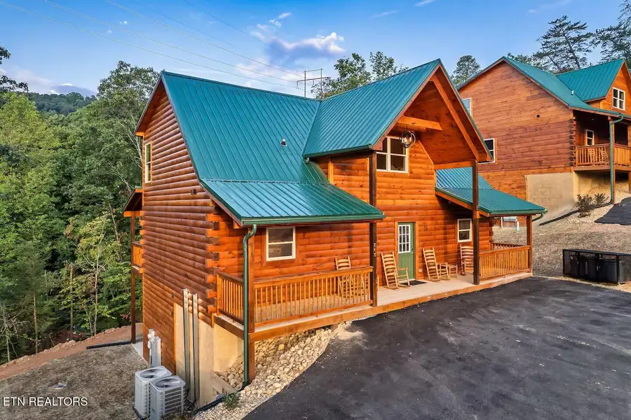 848 String Run Way, Pigeon Forge, TN 37863 - #3