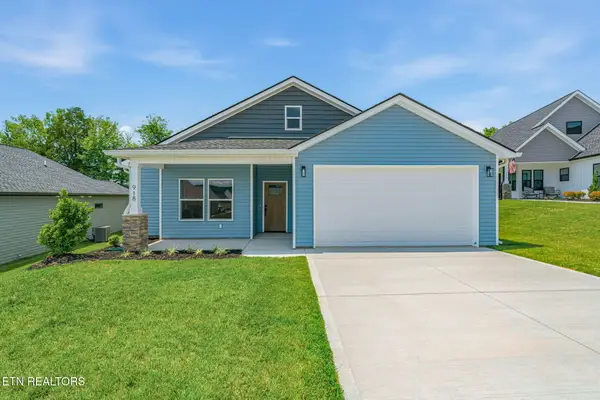 918 Stratford Ave, Sweetwater, TN 37874