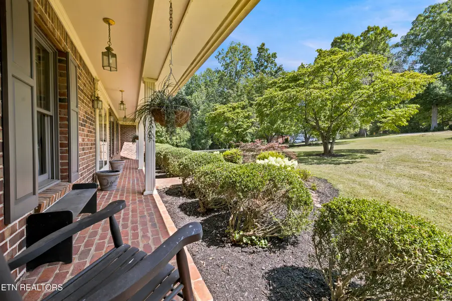 628 Charlotte St, Athens, TN 37303 - #2