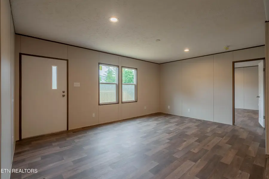 180 Balfour Drive, Harriman, TN 37748 - #3