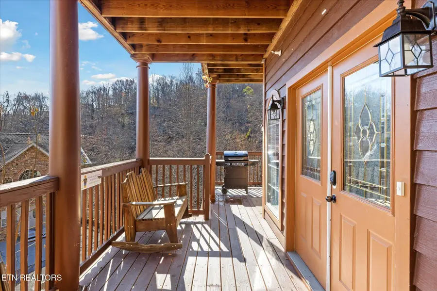 909 Black Wolf Way, Gatlinburg, TN 37738 - #2
