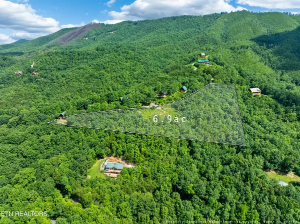 648 Almost Heaven Way, Gatlinburg, TN 37738