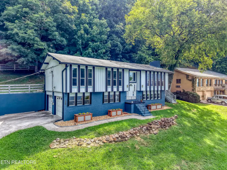 2212 Jones Bend Rd, Louisville, TN 37777 - #2