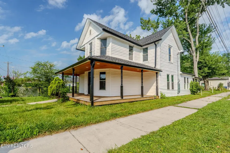 125 N Chamberlain Ave, Rockwood, TN 37854 - #2
