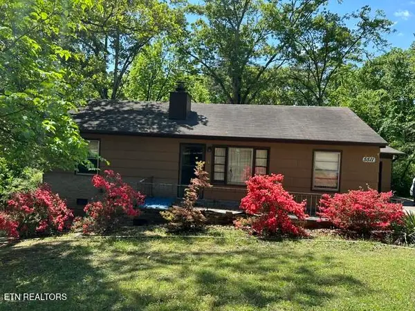 5511 S Briscoe Circle, Knoxville, TN 37912