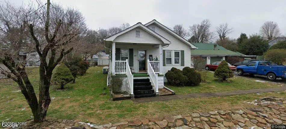 604 E Virginia Ave, Lafollette, TN 37766 - #1