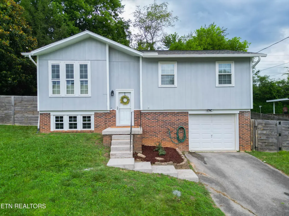 6105 Travis Drive, Knoxville, TN 37921 - #1