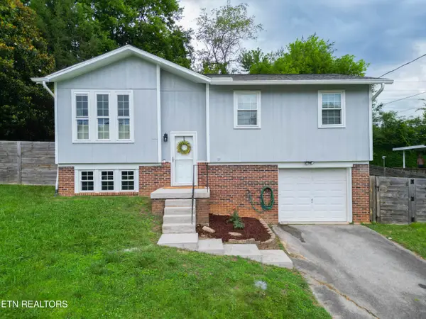 6105 Travis Drive, Knoxville, TN 37921