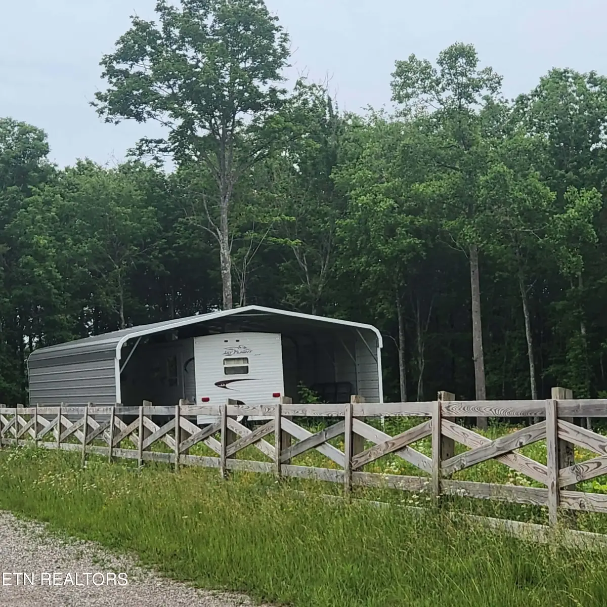 186 Crockett Cemetery Rd, Jamestown, TN 38556 - #1