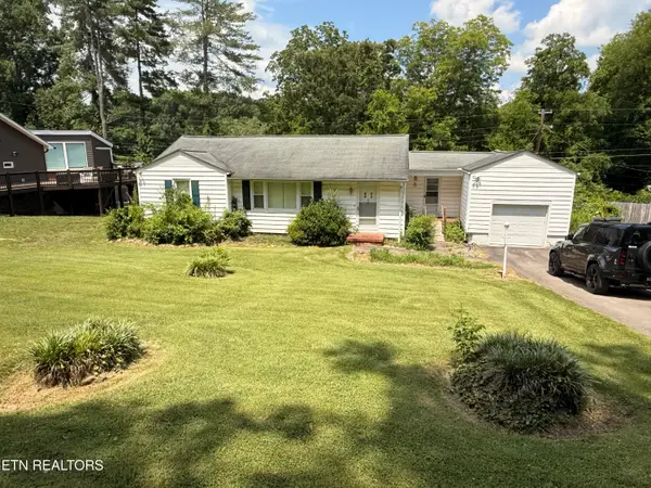 6012 Kaywood Rd, Knoxville, TN 37920