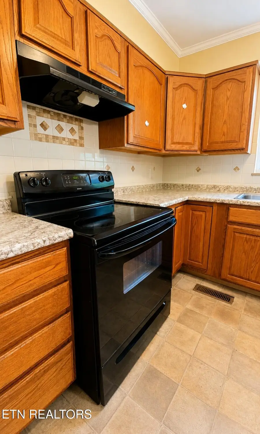 1932 Eastern Ave, Morristown, TN 37813 - #3