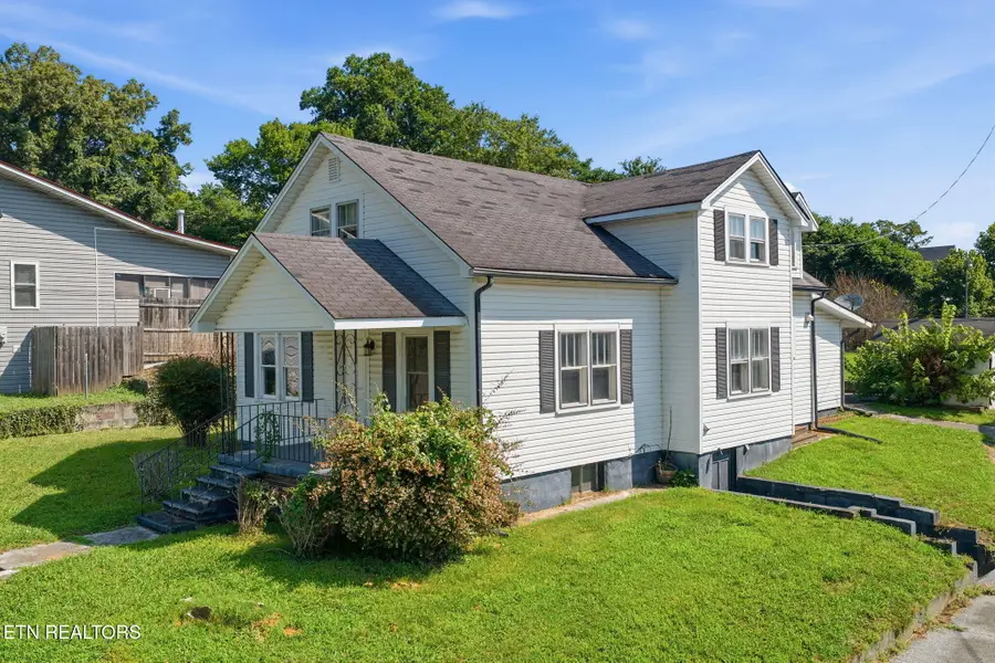 905 Queen Ave, Harriman, TN 37748 - #2