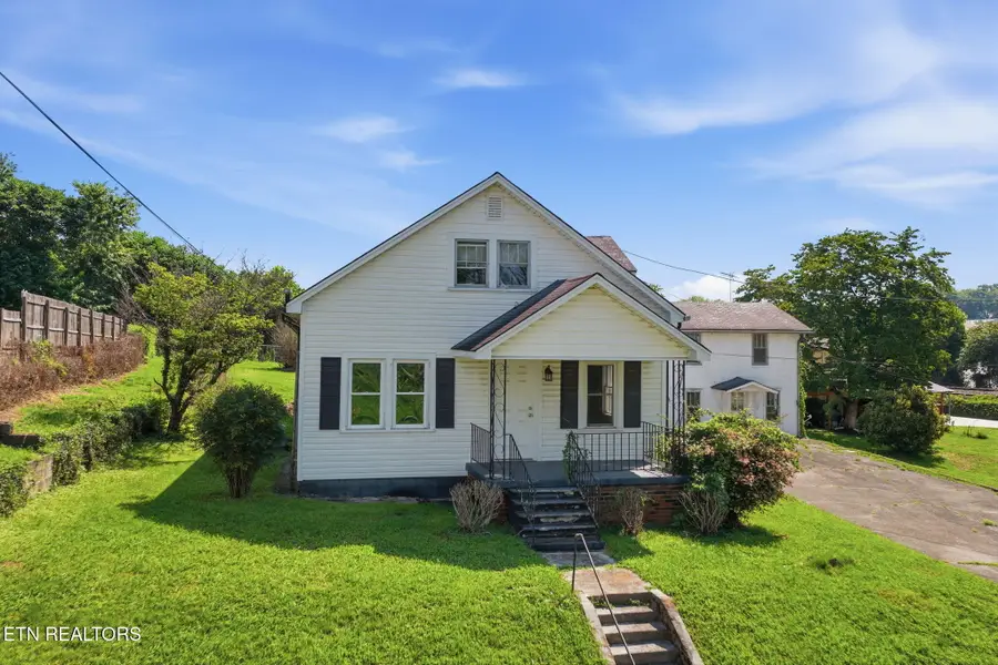 905 Queen Ave, Harriman, TN 37748 - #3