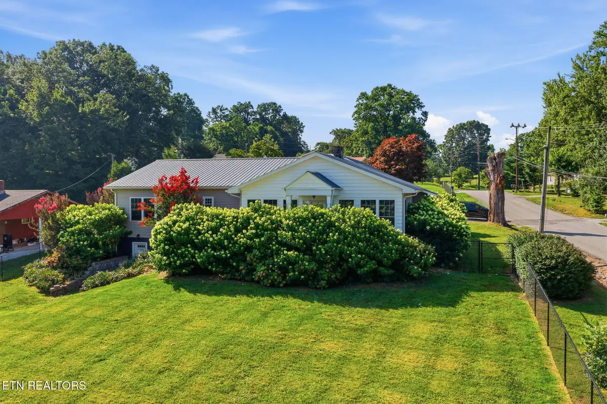 800 N Kingston Ave, Rockwood, TN 37854 - #1