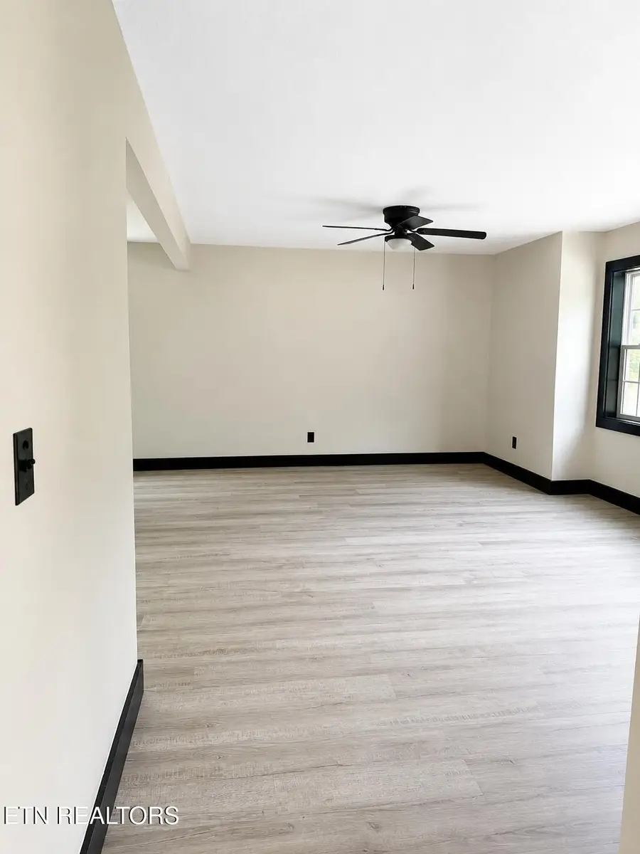 105 Pelham Rd, Knoxville, TN 37914 - #3