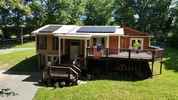 346 Hc Smith Drive, Oneida, TN 37841