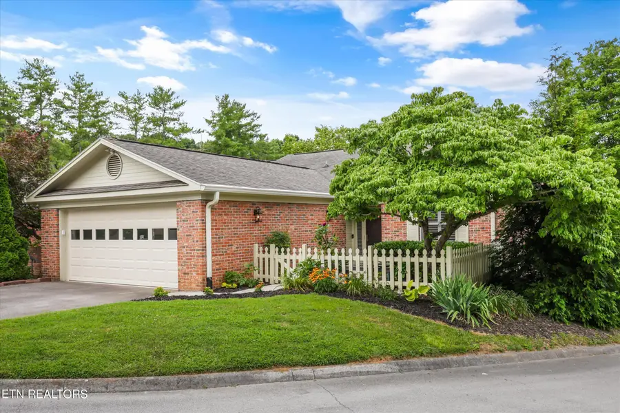 801 Prestwick Drive, Maryville, TN 37803 - #2