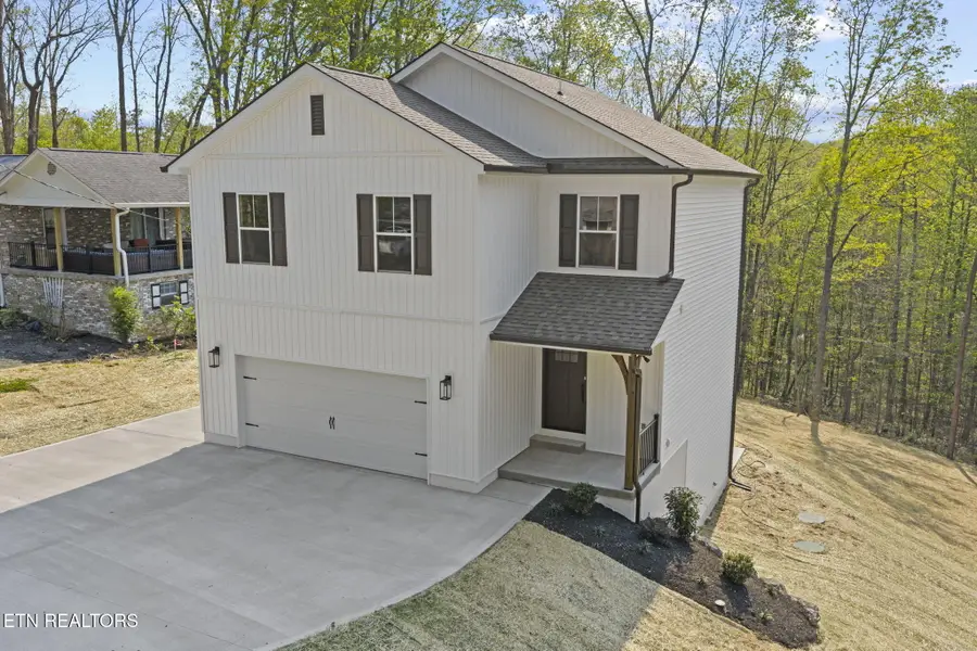 159 Edgewood Heights Ln, Powell, TN 37849 - #2