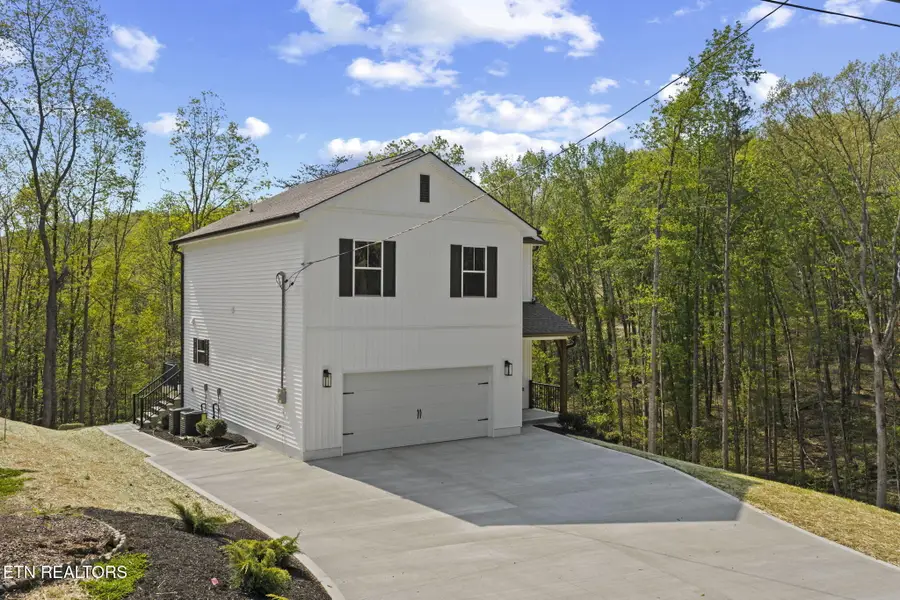 159 Edgewood Heights Ln, Powell, TN 37849 - #3
