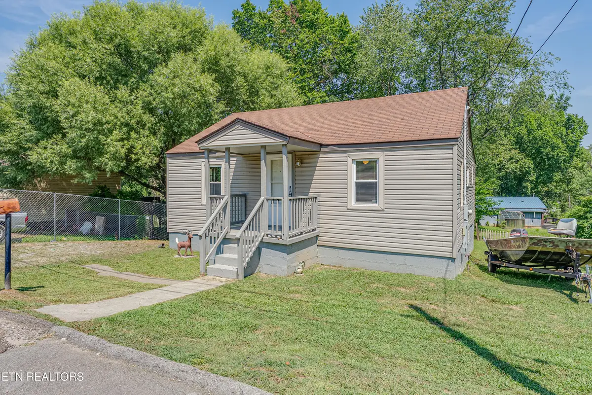 1013 E Drive, Knoxville, TN 37920 - #1