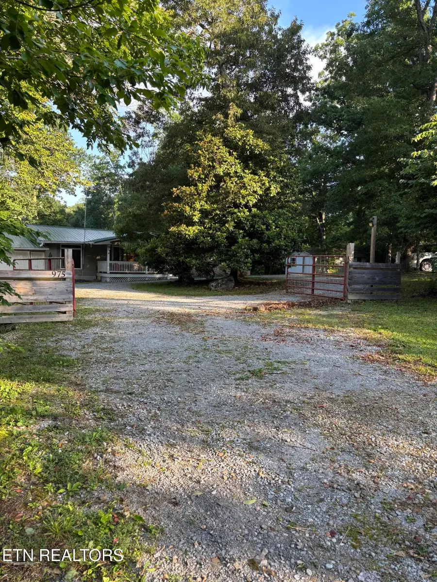 975 Lawson Rd, Crossville, TN 38571 - #3