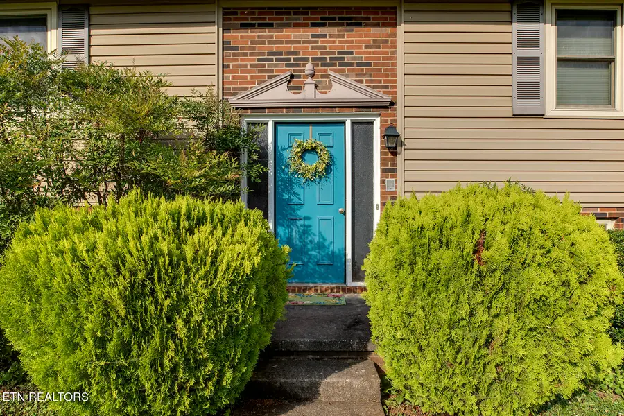 608 Fernwood Rd, Knoxville, TN 37923 - #3