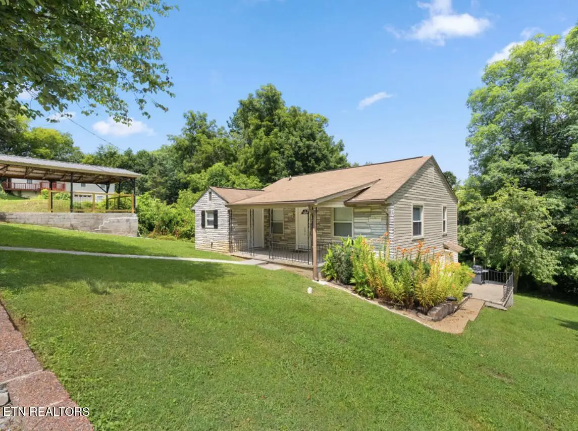 201 W 9th Ave, Lenoir City, TN 37771 - #1