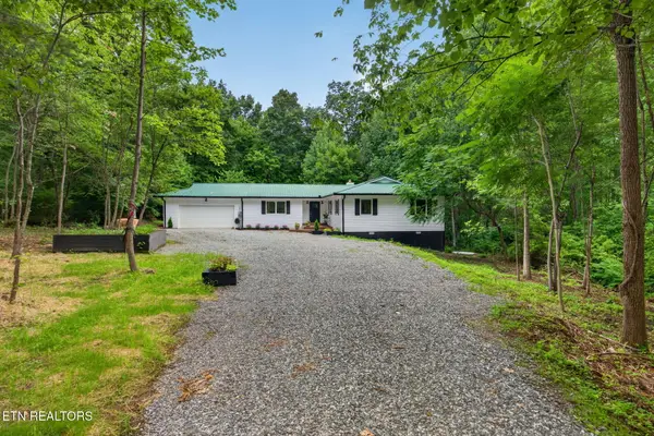 41 Jump Off Pl Place, Monterey, TN 38574