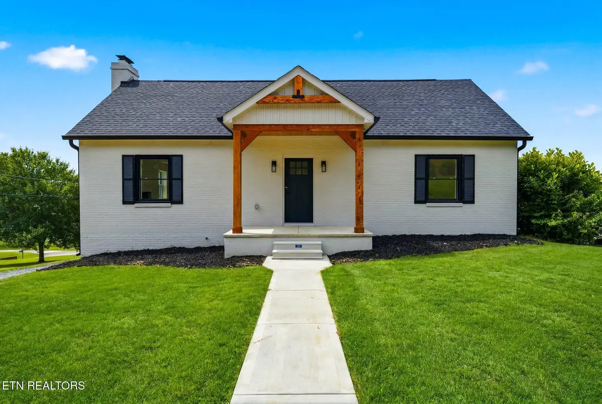 311 W Central Ave, Sweetwater, TN 37874 - #1