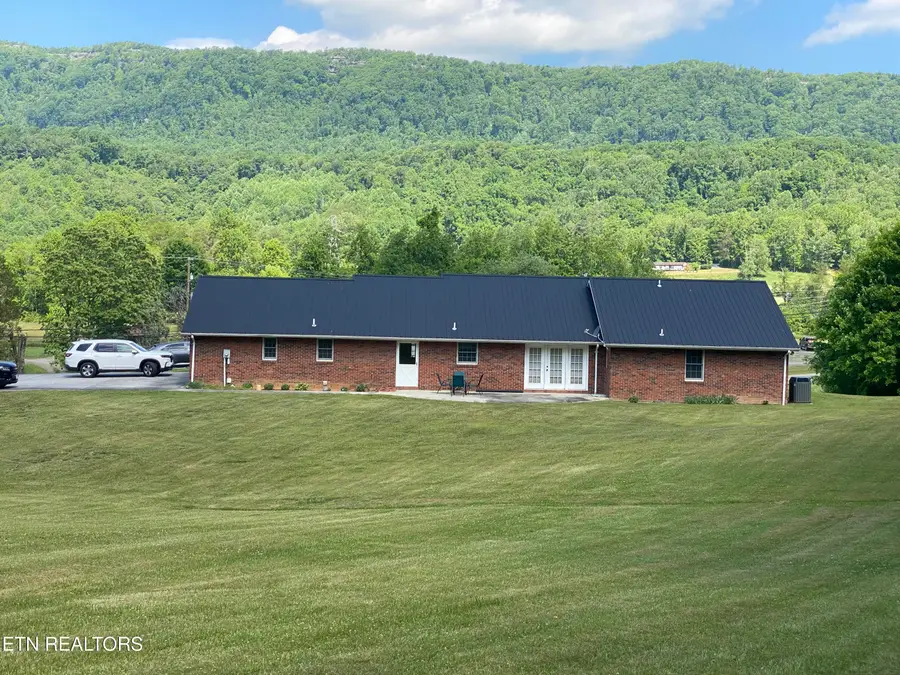 5064 Dr Thomas Walker Rd, Rose Hill, VA 24281 - #2