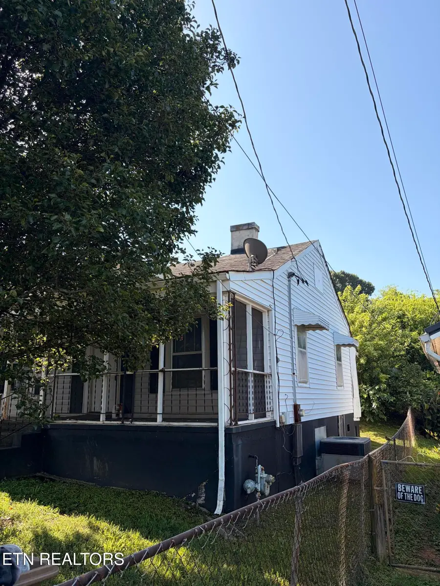1512 Mitchell St, Knoxville, TN 37917 - #2