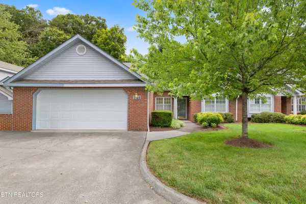 805 Cedar Lane #I-34, Knoxville, TN 37912