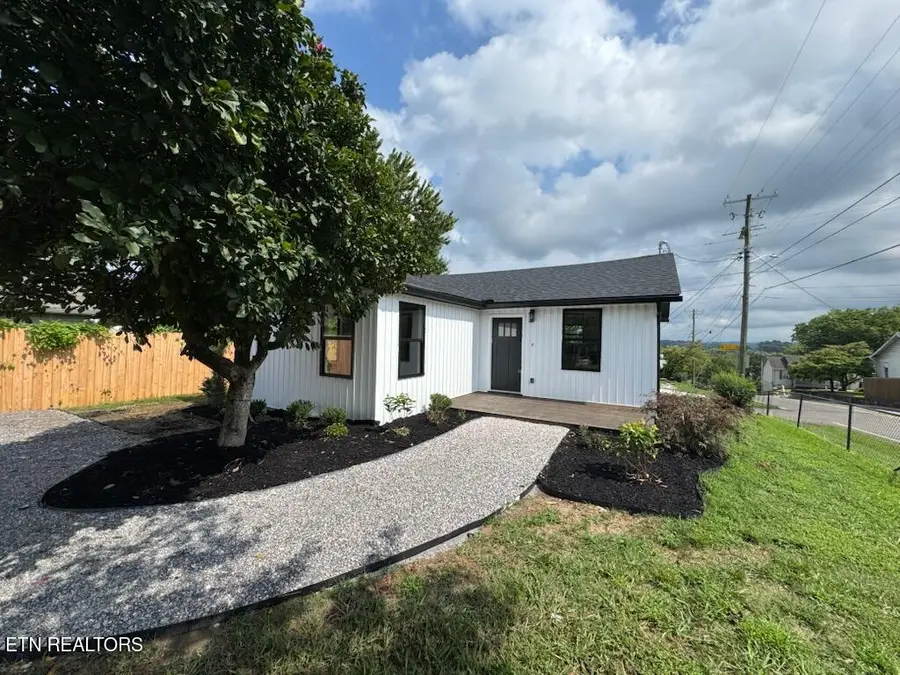2400 Mccroskey Ave, Knoxville, TN 37917 - #2