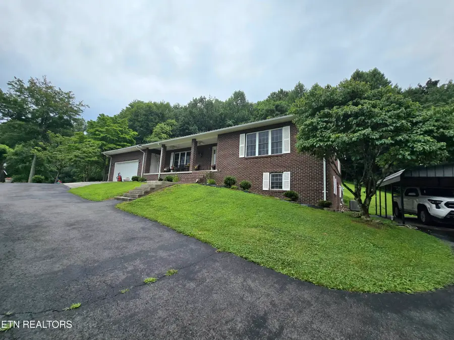 960 Boones Path Rd, Rose Hill, VA 24281 - #3