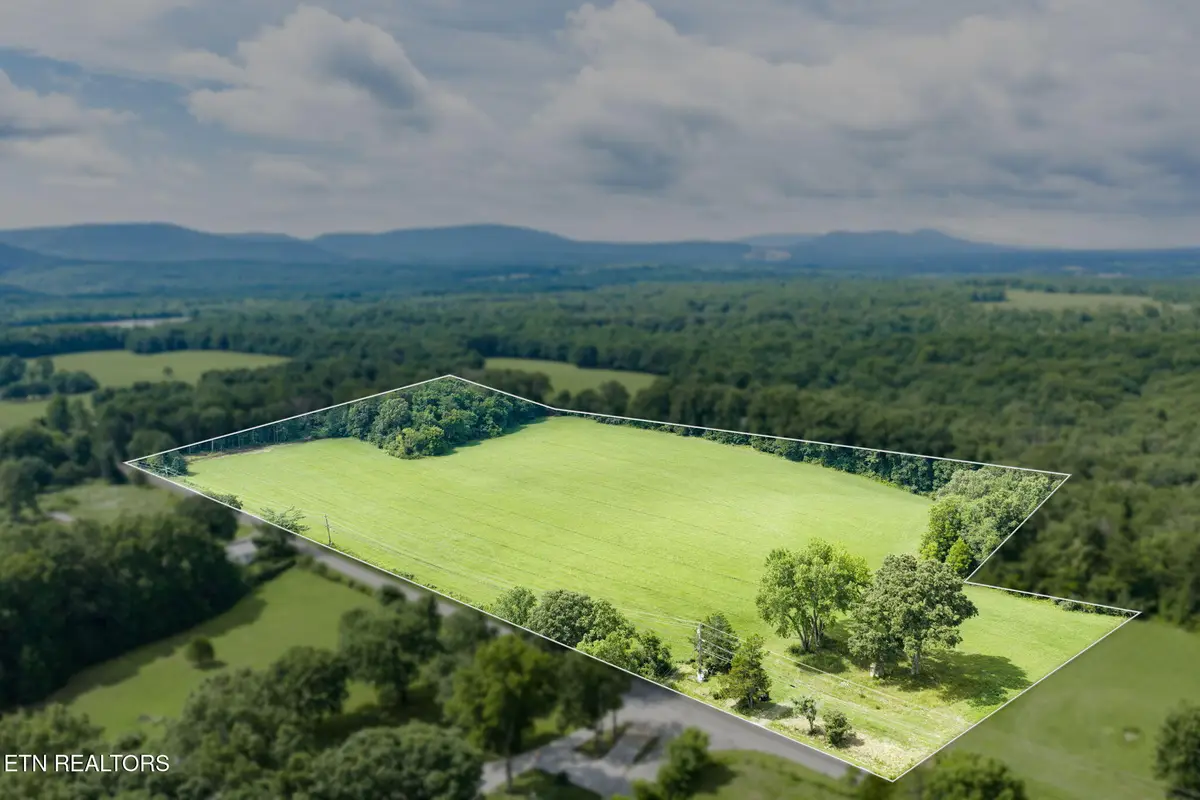 6388 Chestnut Hill Rd, Crossville, TN 38571 - #1