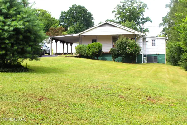 1507 Paris Rd, Knoxville, TN 37912