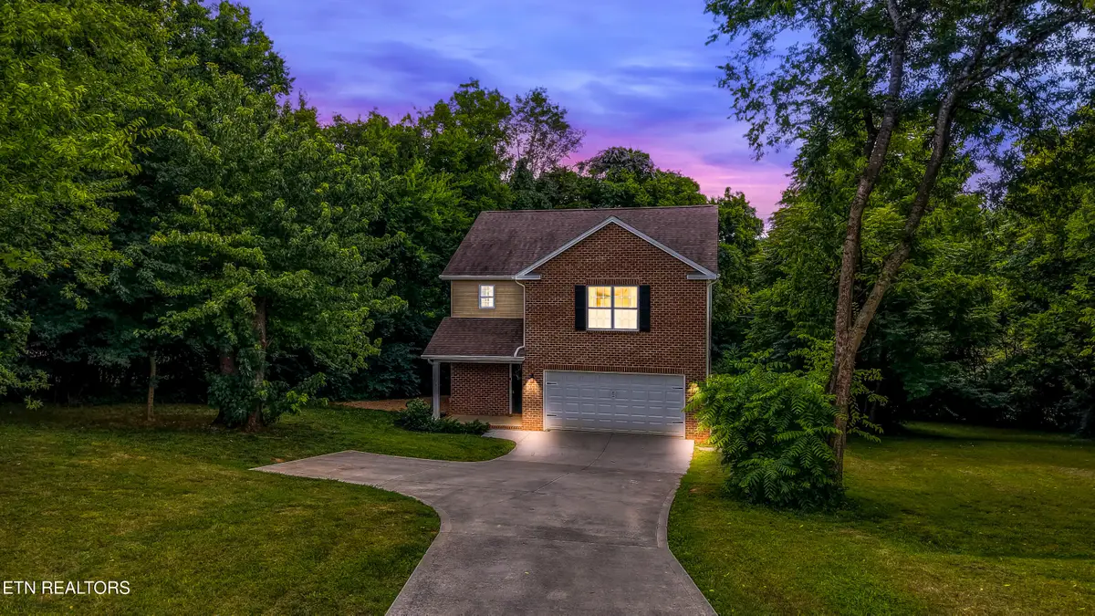 327 Brown School Rd, Maryville, TN 37804 - #1