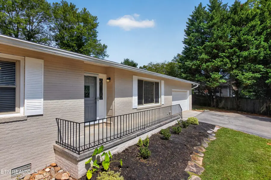 1221 Southbreeze Circle, Knoxville, TN 37919 - #2