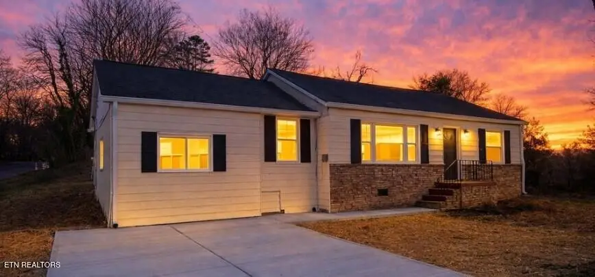 2204 Bradshaw Garden Rd, Knoxville, TN 37912 - #1