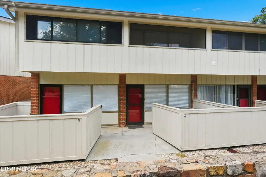 2806 Suncrest Rd #APT 4, Pigeon Forge, TN 37863 - #2
