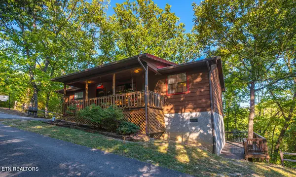 617 Iron Mountain Rd, Pigeon Forge, TN 37863