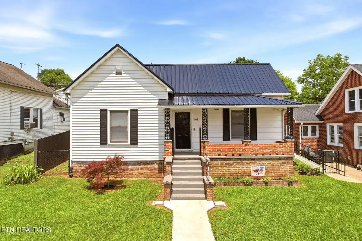 409 W 1st Ave, Lenoir City, TN 37771 - #1