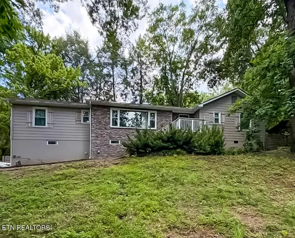 615 Hemlock Rd, Knoxville, TN 37919