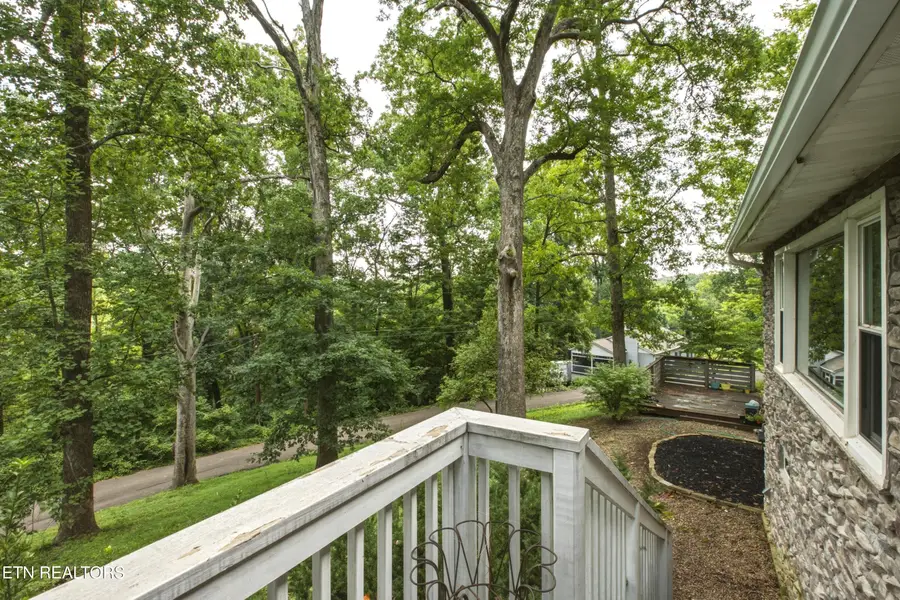 615 Hemlock Rd, Knoxville, TN 37919 - #2