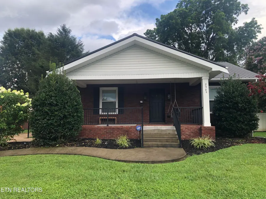 2909 W Cumberland Ave, Middlesboro, KY 40965 - #2